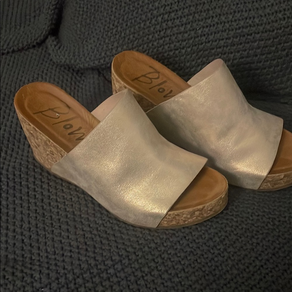 Blowfish Women's Gold Wedge Sandals